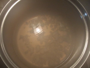 3.予め、鍋にはホタテエキス入りのスープを作っておく。